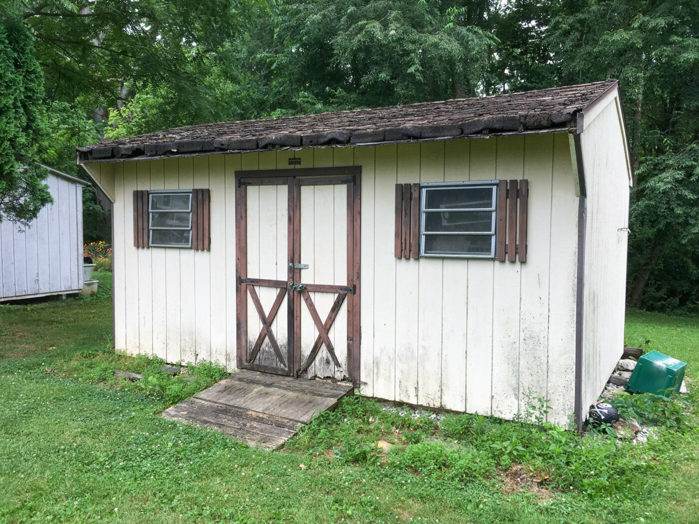 shed repair in jersey shore pa- run down shed